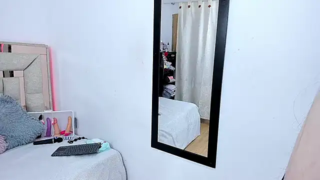 melody bonnet online show from March 16, 2026, 4:44 pm