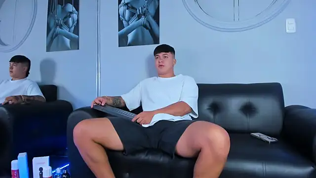 Cristopher strong online show from December 2, 2025, 10:20 am