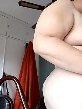 Snapshot of Sole_Love chatting on November 30, 2025, 5:28 pm Sole Love online show from November 30, 2025, 5:28 pm