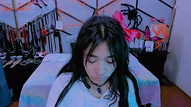 AlanaLuck online show from October 31, 2025, 12:33 am