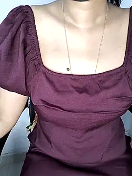 Snapshot of Ms_Neera chatting on February 16, 2025, 6:43 pm Ms Neera online show from February 16, 2025, 6:43 pm