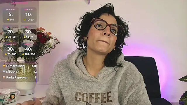 Elliee  online show from February 13, 2025, 6:48 pm