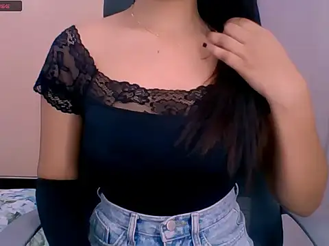 Snapshot of Nicole-wallace chatting on October 7, 2025, 4:37 pm Nicole-wallace online show from October 7, 2025, 4:37 pm