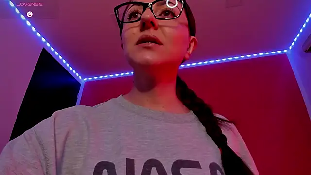Snapshot of Ich_Bin_Julia chatting on June 2, 2026, 9:44 am Ich Bin Julia online show from June 2, 2026, 9:44 am
