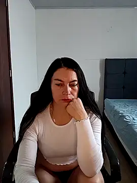 renata hot1 online show from March 14, 2025, 3:47 pm