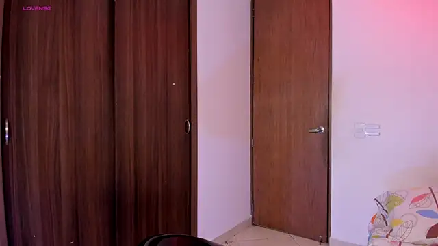 Snapshot of Apriilpeach_ chatting on February 14, 2026, 5:10 pm Apriilpeach online show from February 14, 2026, 5:10 pm