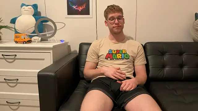 Snapshot of BlueEyedTallGuy94 chatting on December 21, 2024, 3:14 am BlueEyedTallGuy94 online show from December 21, 2024, 3:14 am