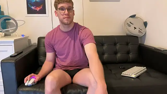 Snapshot of BlueEyedTallGuy94 chatting on December 27, 2024, 2:36 am BlueEyedTallGuy94 online show from December 27, 2024, 2:36 am