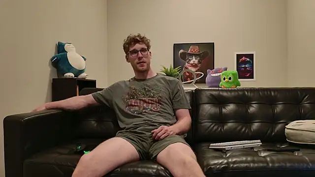 Snapshot of BlueEyedTallGuy94 chatting on September 18, 2025, 1:40 am BlueEyedTallGuy94 online show from September 18, 2025, 1:40 am