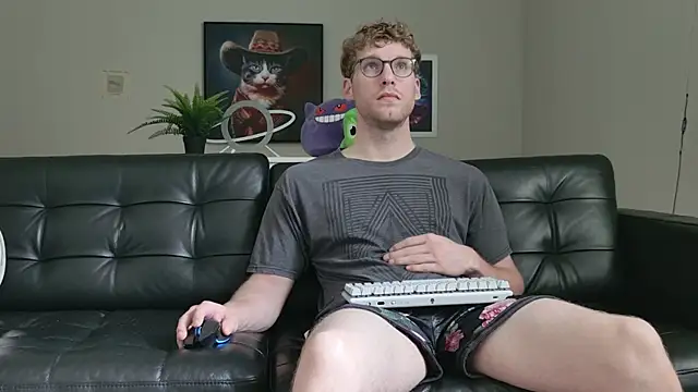 Snapshot of BlueEyedTallGuy94 chatting on September 21, 2025, 7:15 pm BlueEyedTallGuy94 online show from September 21, 2025, 7:15 pm