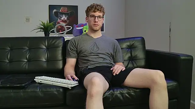 Snapshot of BlueEyedTallGuy94 chatting on September 27, 2025, 5:51 pm BlueEyedTallGuy94 online show from September 27, 2025, 5:51 pm