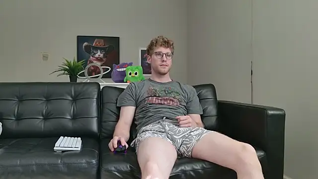 Snapshot of BlueEyedTallGuy94 chatting on September 28, 2025, 8:25 pm BlueEyedTallGuy94 online show from September 28, 2025, 8:25 pm