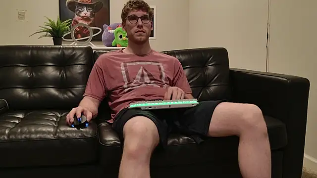 Snapshot of BlueEyedTallGuy94 chatting on October 8, 2025, 1:58 am BlueEyedTallGuy94 online show from October 8, 2025, 1:58 am