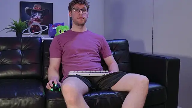 Snapshot of BlueEyedTallGuy94 chatting on October 15, 2025, 12:44 am BlueEyedTallGuy94 online show from October 15, 2025, 12:44 am