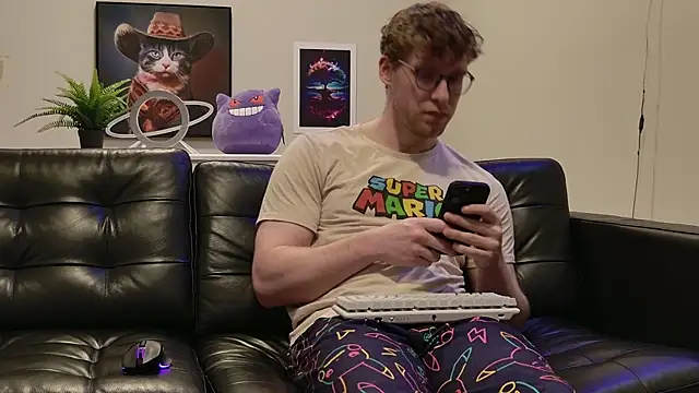 Snapshot of BlueEyedTallGuy94 chatting on October 30, 2025, 1:51 am BlueEyedTallGuy94 online show from October 30, 2025, 1:51 am