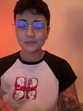 Ashley Chriss online show from December 31, 2024, 5:22 am