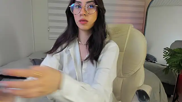 Catyloves online show from December 20, 2025, 10:28 pm