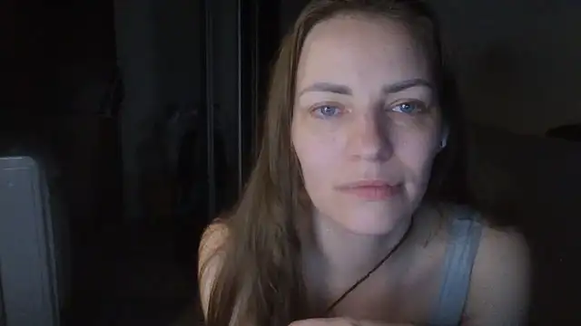 AnnaDiamond1 online show from June 3, 2026, 8:47 pm