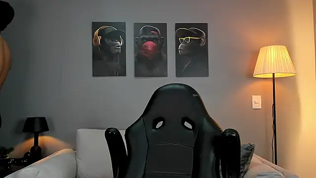 ApoloMakris online show from November 1, 2025, 5:15 pm