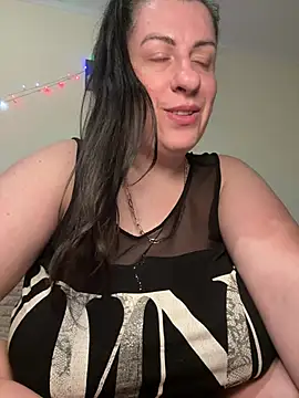 Evelinia online show from March 28, 2026, 4:17 pm