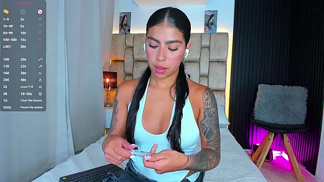 little sophie18 online show from March 26, 2026, 8:14 pm