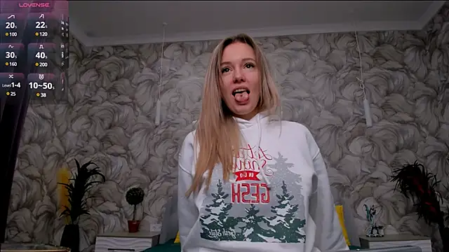 foxy blond online show from February 24, 2025, 3:33 am