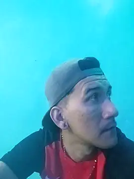 Snapshot of Carlos220493 chatting on October 30, 2025, 12:01 am Carlos220493 online show from October 30, 2025, 12:01 am