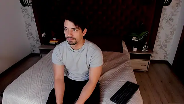 Ian Daviz online show from October 8, 2025, 11:52 am