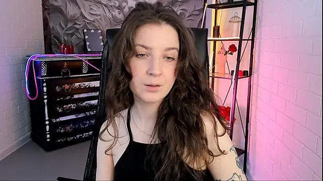 JackieByrd online show from September 14, 2025, 1:21 pm