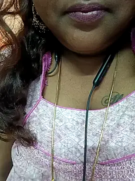 Snapshot of simran21 chatting on January 5, 2025, 6:45 pm simran21 online show from January 5, 2025, 6:45 pm