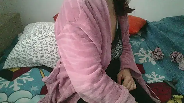 hairygirl80 online show from November 18, 2025, 10:09 am