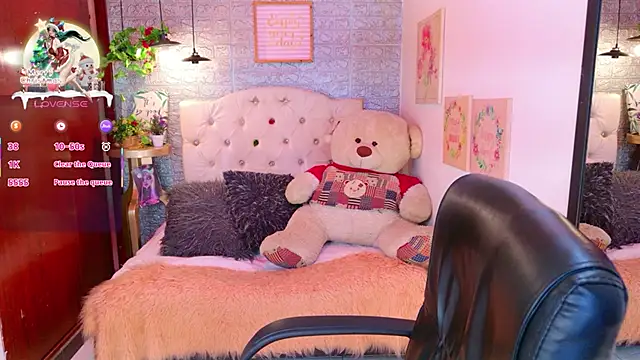 meghan nill online show from December 5, 2025, 2:53 am