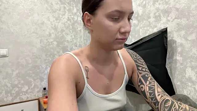 AnneBall online show from December 16, 2024, 9:03 am