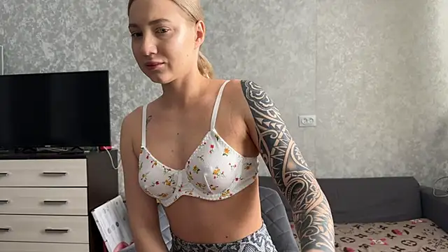 AnneBall online show from March 3, 2025, 10:06 am