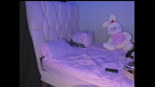 KittyKlum online show from March 18, 2025, 11:20 pm