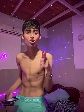 Mauuu18 online show from October 16, 2025, 1:28 am