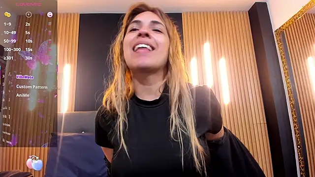 EvaaLovia1 online show from March 25, 2026, 1:28 pm