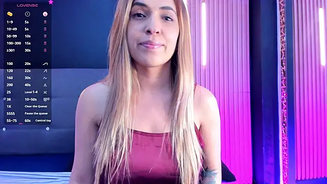 EvaaLovia1 online show from May 30, 2026, 4:04 pm