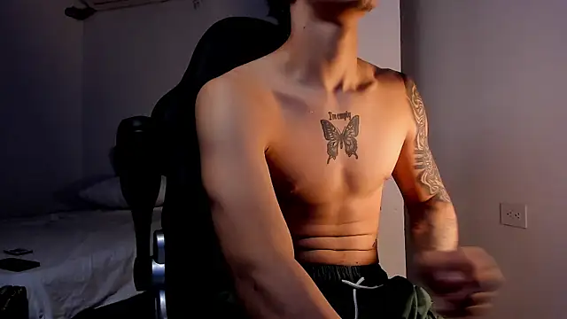 Snapshot of Snakebutterfly chatting on January 11, 2025, 7:17 am Snakebutterfly online show from January 11, 2025, 7:17 am