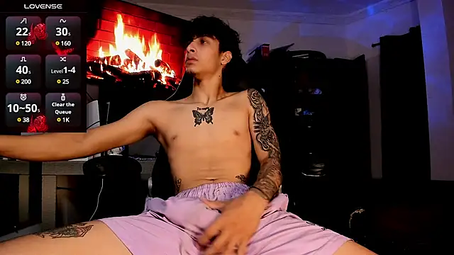 Snapshot of Snakebutterfly chatting on February 21, 2025, 6:29 am Snakebutterfly online show from February 21, 2025, 6:29 am