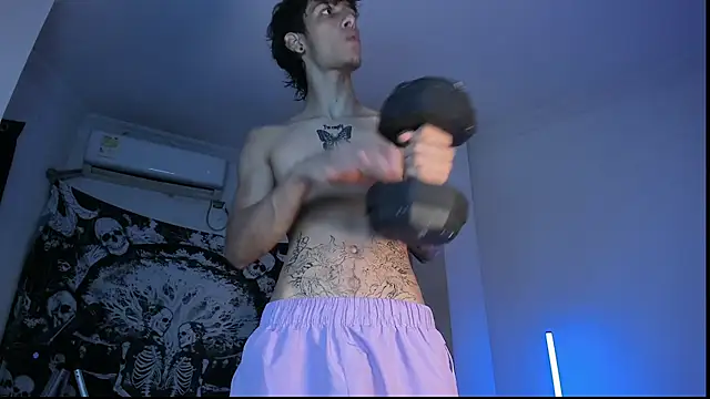 Snakebutterfly online show from November 28, 2025, 4:48 am