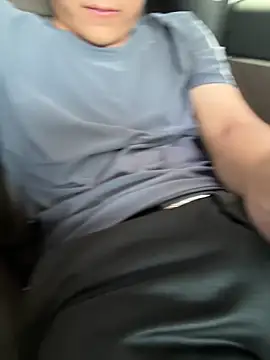 hzxiaoxiao online show from April 26, 2026, 5:27 am