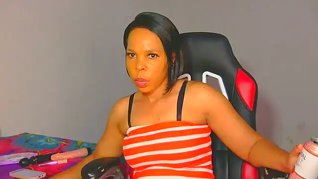 White Porshe online show from September 24, 2025, 3:26 pm