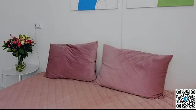 SelenaRousey online show from March 26, 2026, 8:42 am