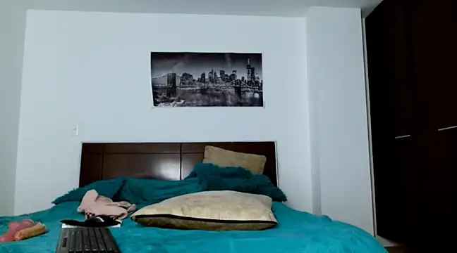 chicafitcaliente online show from December 6, 2024, 12:34 am