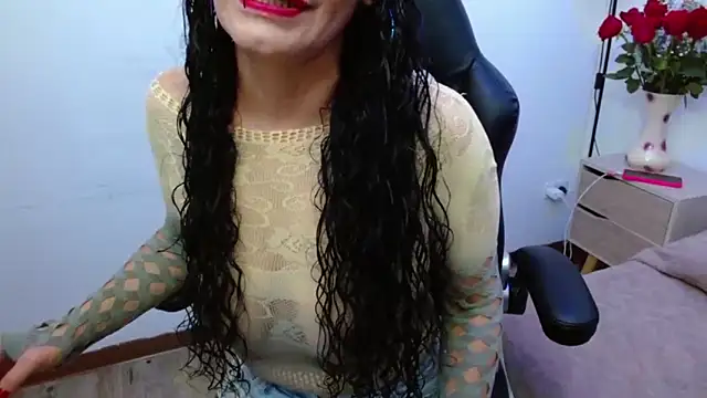 AlexandraJones  online show from October 5, 2025, 1:48 am