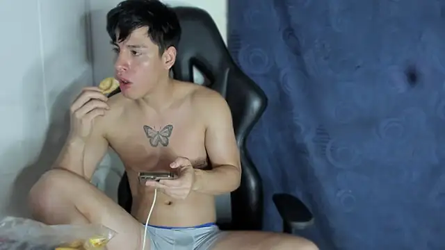 Snapshot of krizia7 chatting on March 22, 2025, 12:49 am krizia7 online show from March 22, 2025, 12:49 am