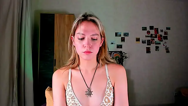 Niky  Jess online show from December 16, 2024, 11:22 am