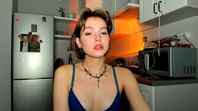 Niky  Jess online show from March 2, 2025, 3:16 pm