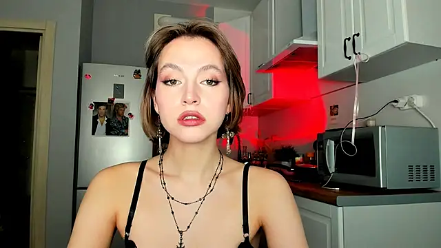 Niky  Jess online show from March 11, 2025, 8:41 am